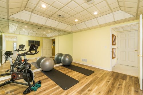 7710 Dunvegan Close, Atlanta GA 30350-5504 exterior