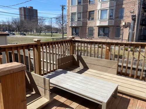 421 50 St, Chicago IL 60615-2222 exterior