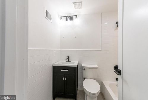 1281 Simms Pl, Washington DC 20002-7837 exterior