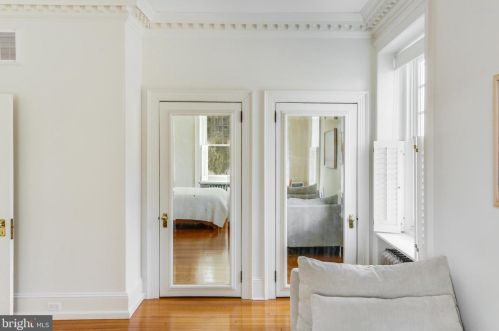 5800 Greene St, Philadelphia PA  19144-2704 exterior