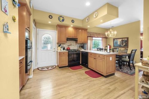 270 Baldwin Ave, Hasbrouck Heights NJ 07604-2301 exterior