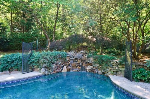 305 Drummen Ct, Atlanta GA 30328-2658 exterior