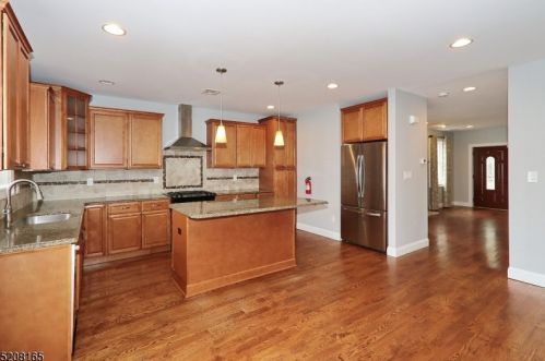 78 Benjamin St, Cranford NJ  07016-2622 exterior