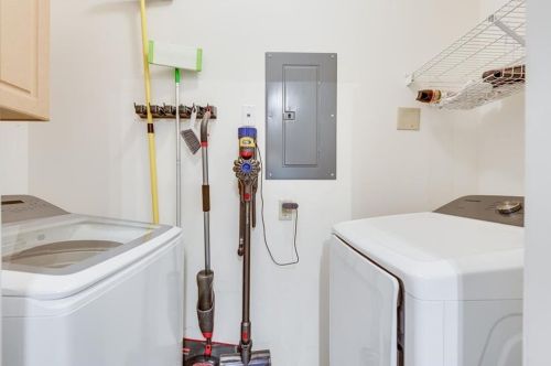 306 Spg Hts Ln, Smyrna GA 30080-3793 exterior