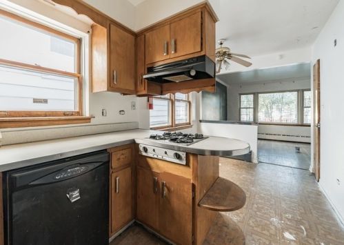 4949 Augusta Blvd, Chicago IL 60651-2850 exterior