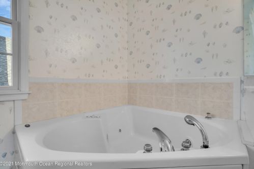 907 Ellison Ave, Point Pleasant Beach NJ 08742-2934 exterior