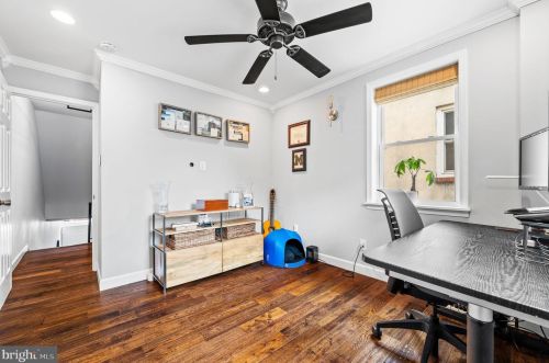 864 20th St, Philadelphia PA  19130-2025 exterior