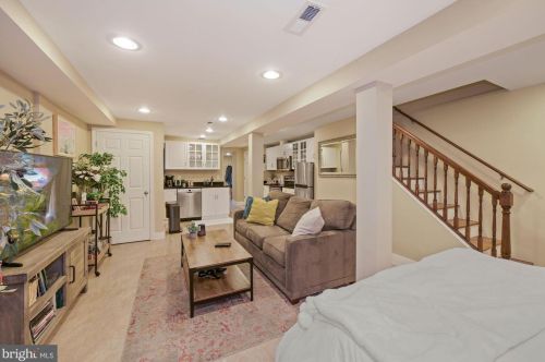 1936 4th St, Washington DC  20002-1251 exterior