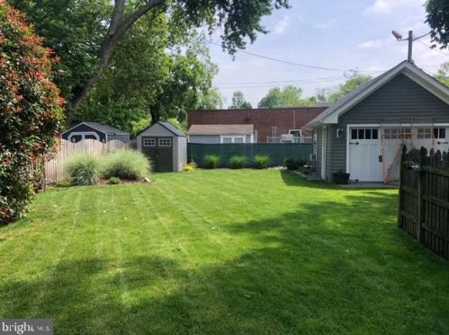 407 Howard St, Riverton NJ 08077-1328 exterior