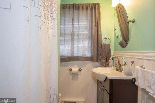 365 Atkins Ave, Lancaster PA 17603-4910 exterior