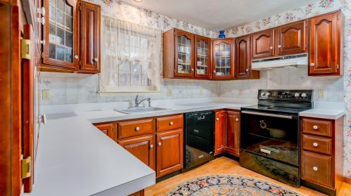 15 Buckingham Dr, Concord NH 03304-5208 exterior