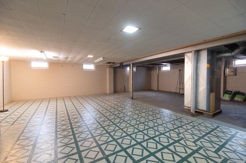 8733 Spruce Rd, Milwaukee WI 53217-1520 exterior