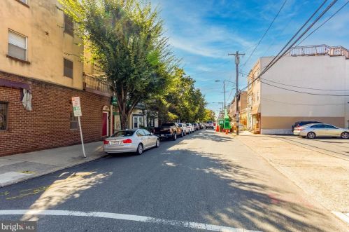 730 Bainbridge St, Philadelphia PA 19146-1807 exterior