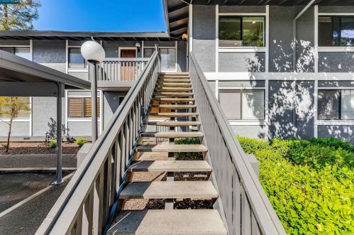 57 Monte Cresta Ave, Concord CA  94523-4213 exterior