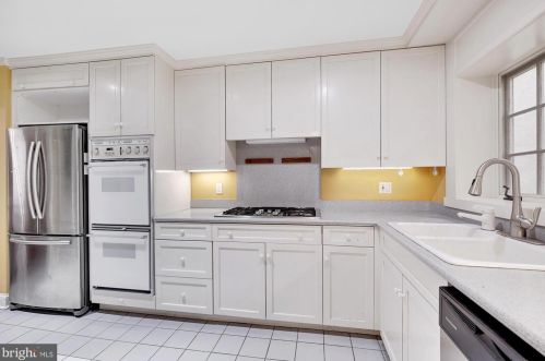 2022 Locust St, Philadelphia PA 19103-5614 exterior