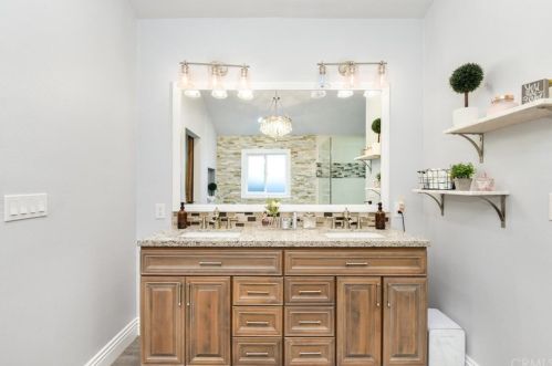 13561 Malena Dr, Tustin CA 92780-1914 exterior