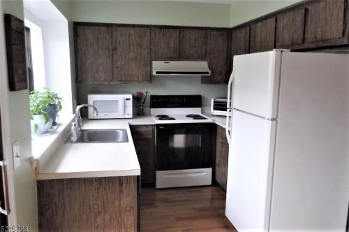 49 Wood Duck Ct, Hackettstown, NJ 07840-3318