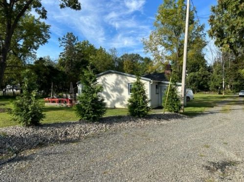 8 Round Top Rd, Warren NJ  07059-5522 exterior