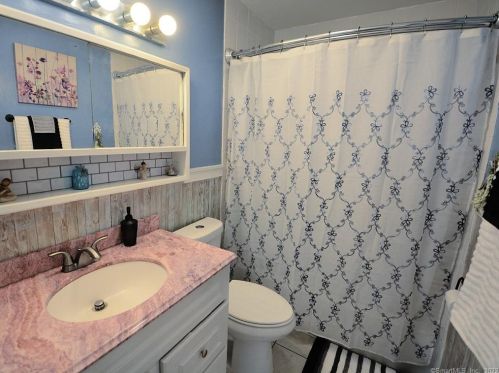 77 Jackson Rd, Enfield CT 06082-4137 exterior