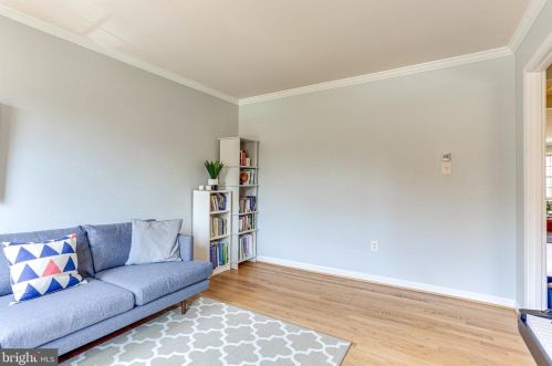 5819 Tudor Ln, Rockville MD 20852-2852 exterior