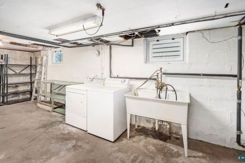 4020 4 St, Duluth MN 55805-1730 exterior