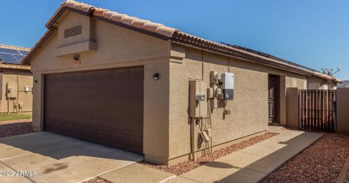 21217 30 Ave, Phoenix AZ 85051-7597 exterior