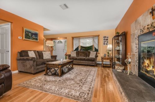 25 Dawson St, Huntington Station NY 11746-4021 exterior