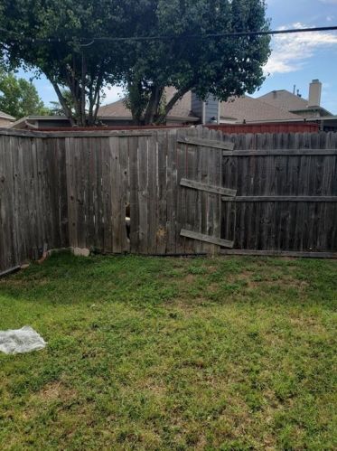 11804 Garden Terrace Dr, Dallas TX  75243-5044 exterior