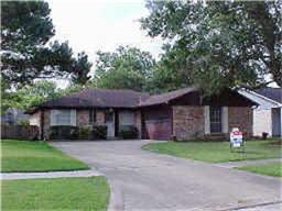 718 Redway Ln, Houston TX  77062-4219 exterior