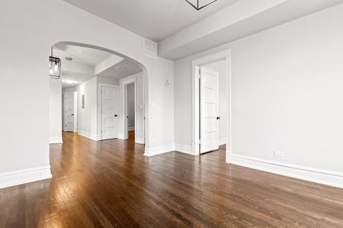 3142 Diversey Ave, Chicago IL 60647-1558 exterior