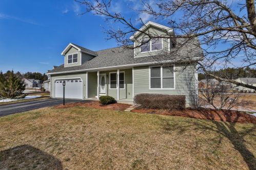 35 Iris Ln, Concord, NH 03307-0840