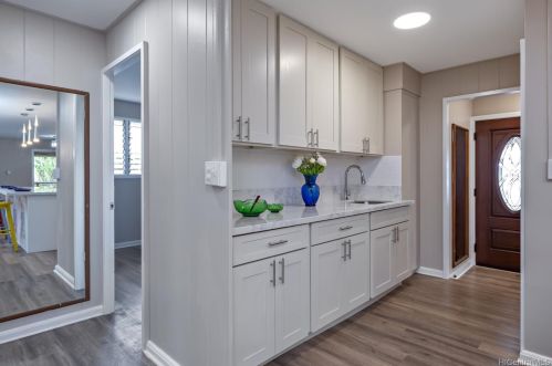 3481 Ala Akulikuli St, Honolulu HI 96818-2220 exterior