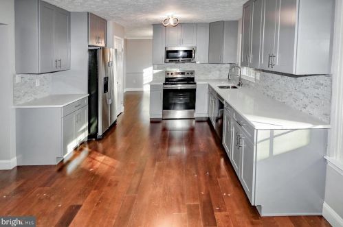 2808 Schubert Dr, Silver Spring, MD 20904-6881