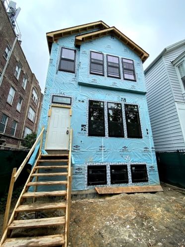 3130 Spaulding Ave, Chicago, IL 60618-6805