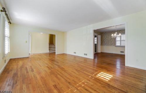 1508 Fox Trl, Mountainside NJ 07092-1302 exterior