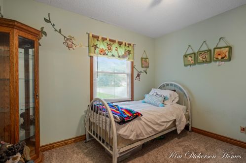 1404 Wolf Lake Rd, Meskegon MI 49442-1948 exterior