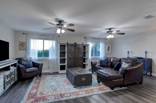 114 Leah Dr, Montgomery TX 77316-6818 exterior