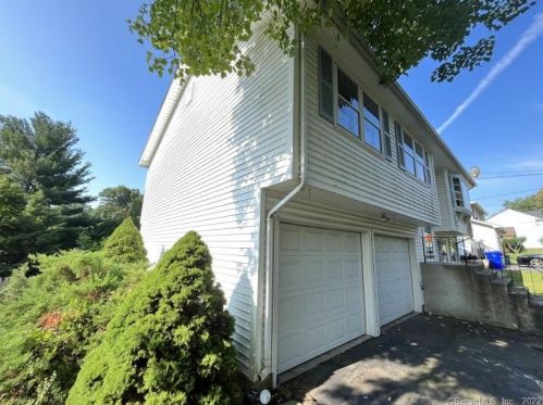 21 Burnham St, Hartford CT 06108-0010 exterior