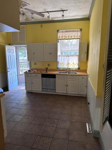 3953 11th St, Saint Louis, MO 63107-2921