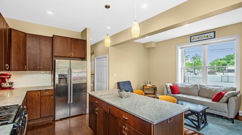 3935 Drake Ave, Chicago IL 60618-2219 exterior