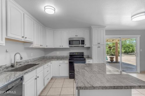 13220 40 Way, Phoenix AZ 85050-7233 exterior