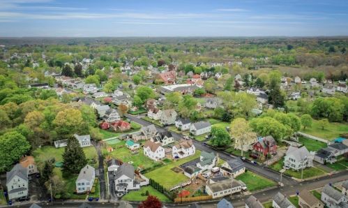 49 Kilton St, Taunton MA 02780-2953 exterior