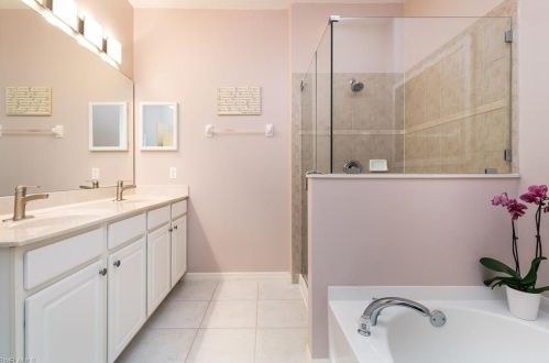 2816 Amberwood Ln, Naples FL 34120-7523 exterior