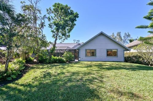 1100 Bald Eagle Dr, Naples FL 34105-7413 exterior