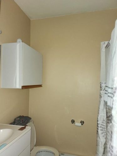 103 School St, Killingly CT 06239-3515 exterior