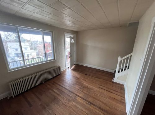 4323 Ludwick St, Pittsburgh PA  15217-3005 exterior