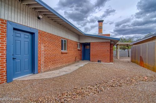 892 Glenn St, Tucson AZ  85705-4120 exterior
