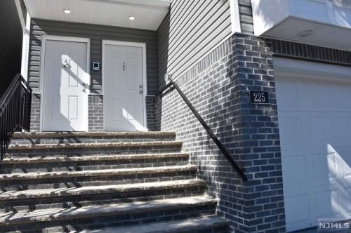 225 9 St, Newark NJ 07107-1907 exterior