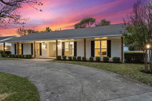 3156 Citation Dr, Dallas, TX 75229-5839