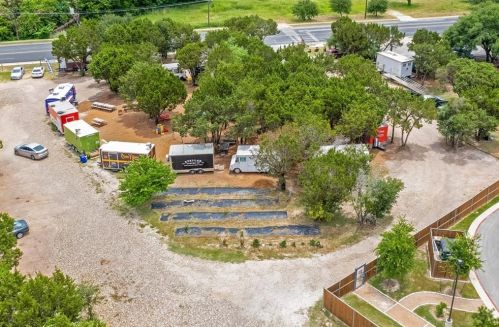 7805 Cooper Ln, Austin TX  78745 exterior